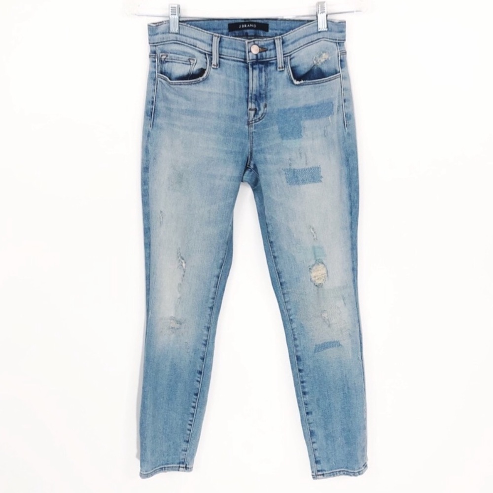J Brand Low Rise Crop Skinny Jeans in Halo Destruct Size 26